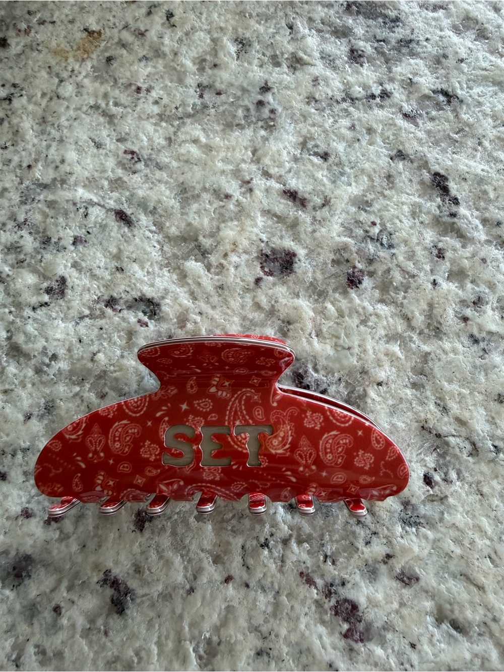 Set Active Red Bandana Patch Austin Exclusive Claw Clip. ⚡️❤️